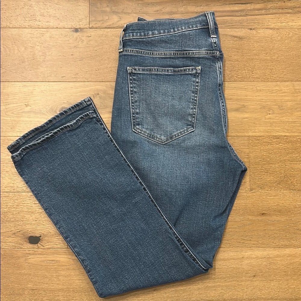 GAP Blue Straight Leg Jeans with Classic Denim Style - Picture 7 of 7